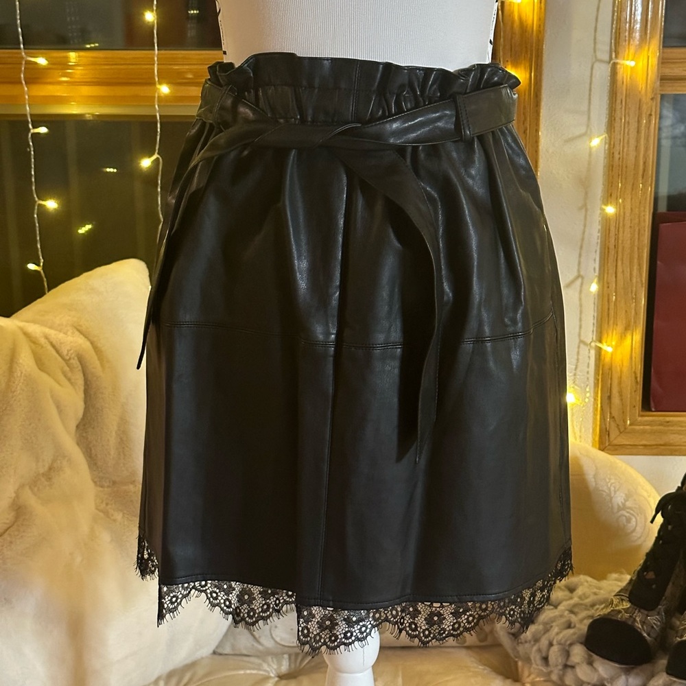 Zara Vegan Leather Skirt. NWOT. Lace Trim. Size M.